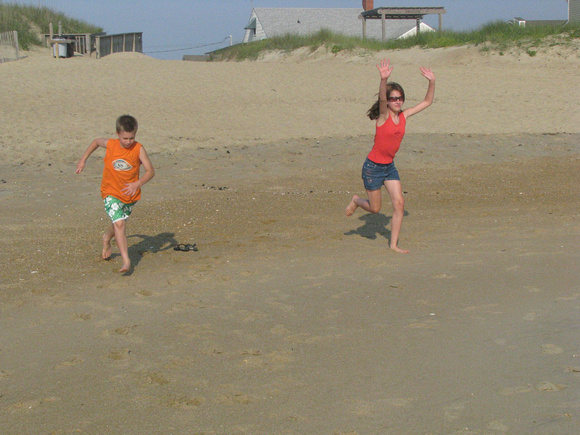 grandkids Jarrett and Jackie running to "Grandpa's ocean."
